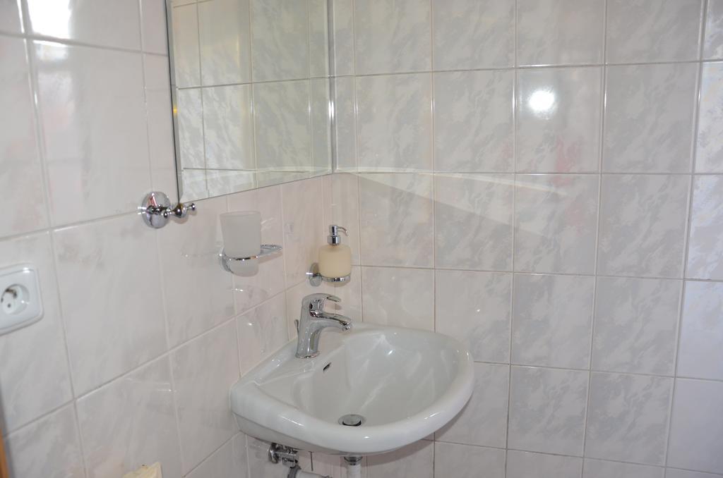 Guesthouse Zlaty Hrozen Česká Lípa الغرفة الصورة