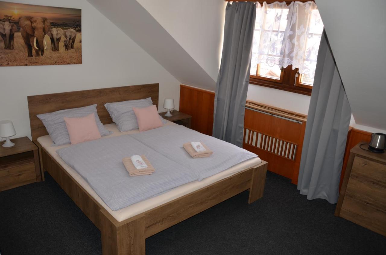 Guesthouse Zlaty Hrozen Česká Lípa المظهر الخارجي الصورة