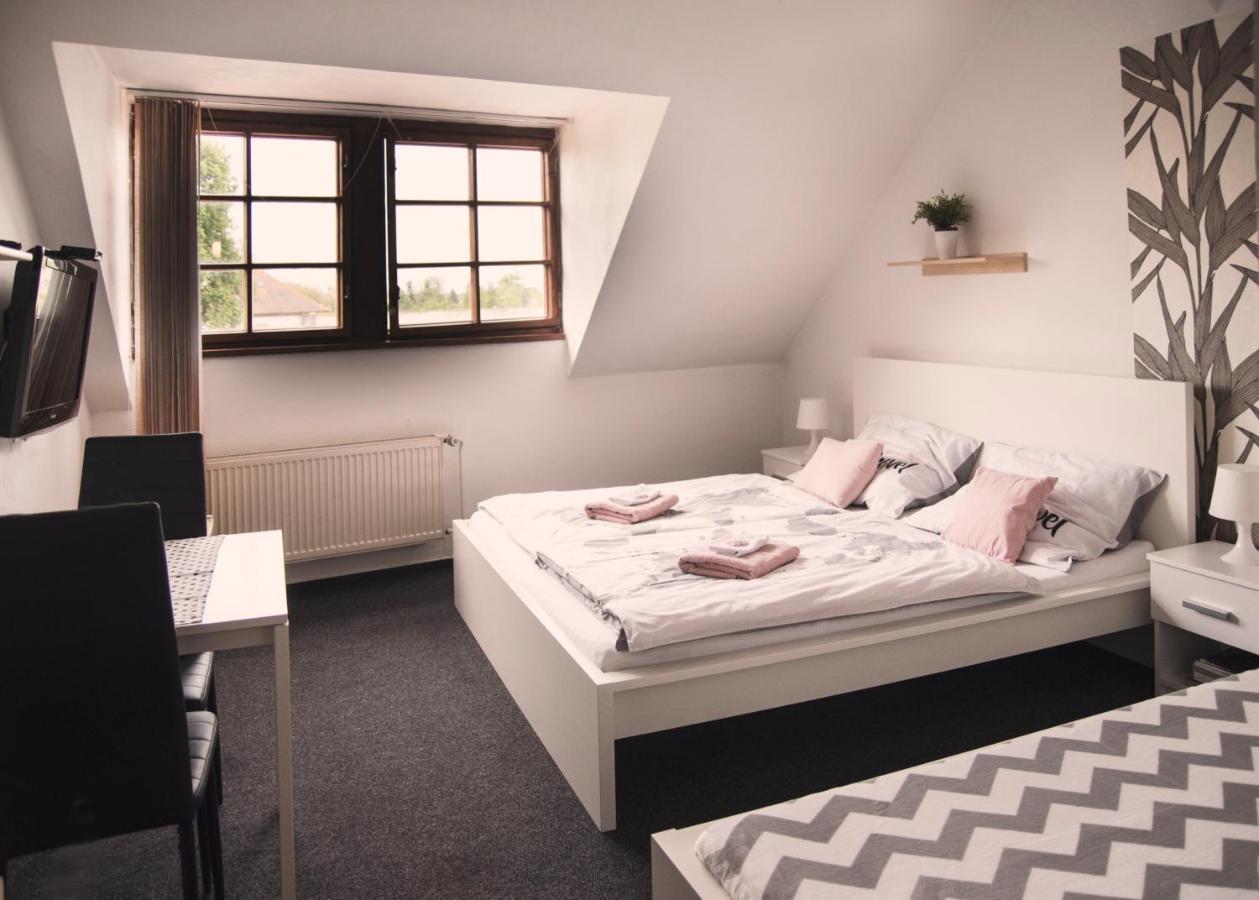 Guesthouse Zlaty Hrozen Česká Lípa المظهر الخارجي الصورة